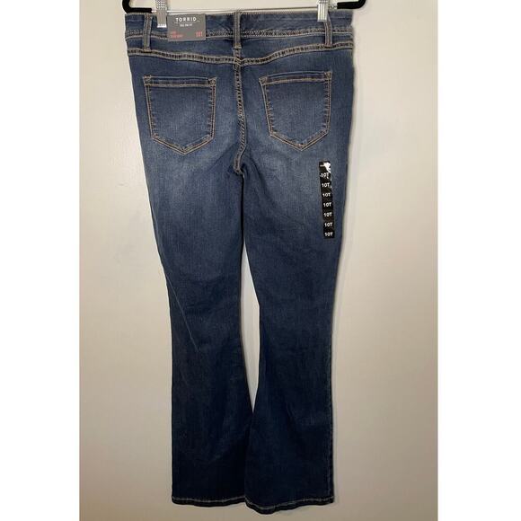 NWT Torrid Luxe Slim Boot Mid-Rise Jeans, Size 10T - Picture 3 of 10